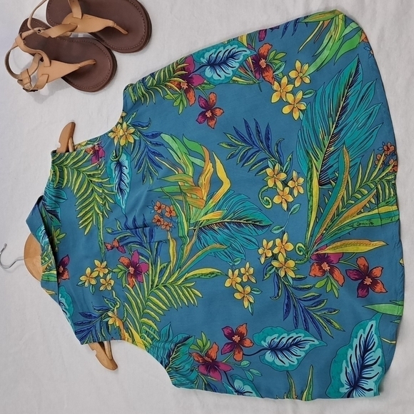 BeachLunchLounge Paradise Teal Sleeveless Button-Up | Tropical Print | M NWT - Picture 6 of 8